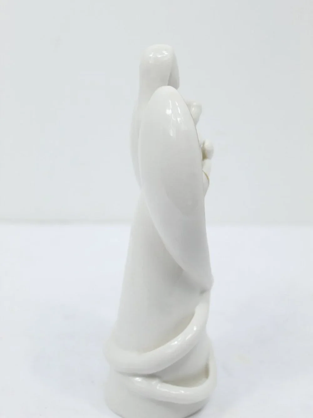 Porcelain Holiday Christmas Angel Holding Baby w/Gold Trim Figurine 8